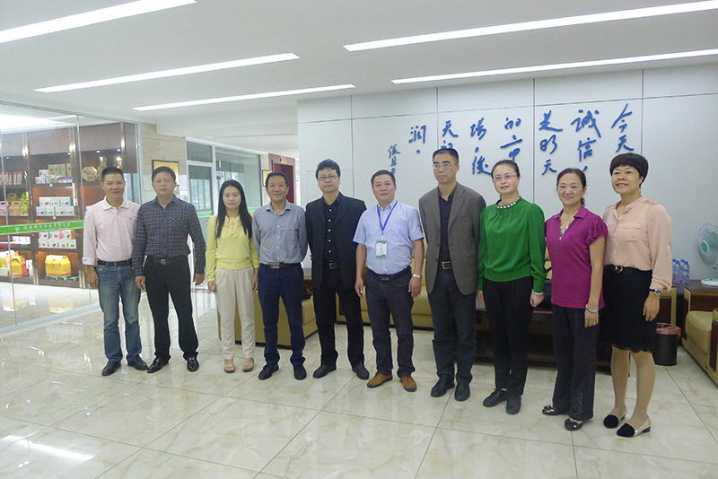 熱烈歡迎福建民進省委鄭家建主委一行蒞臨我司參觀指導！